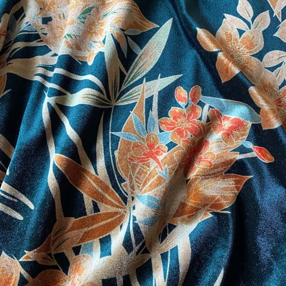 Velvet bomber jacket - Picture 2 of 3